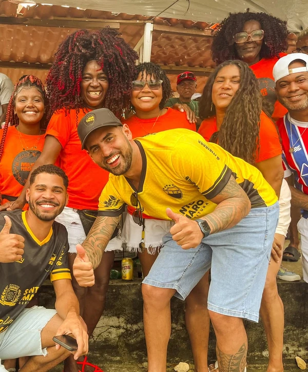 Vereador Gleiber Júnior com eleitores por Divulgação