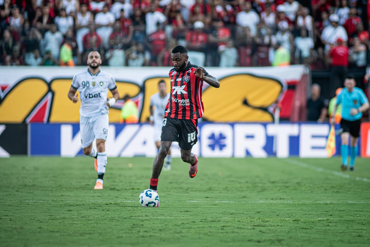 Vitória empatou com o Botafogo por Victor Ferreira