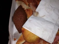 Imagem - Adolescente de 14 anos encontra dedo dentro de salgado