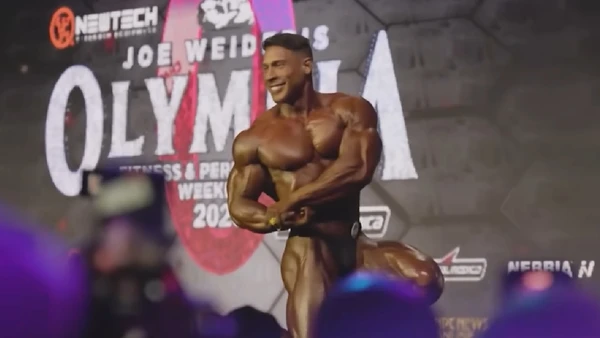 A tática por trás da refeição que chocou os fãs e ajudou Ramon Dino a conquistar o título mundial