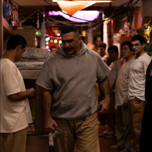 Miguel Nader como Terremoto em 'Tremembé' por Reprodução/Instagram @danielprimo @felipix 