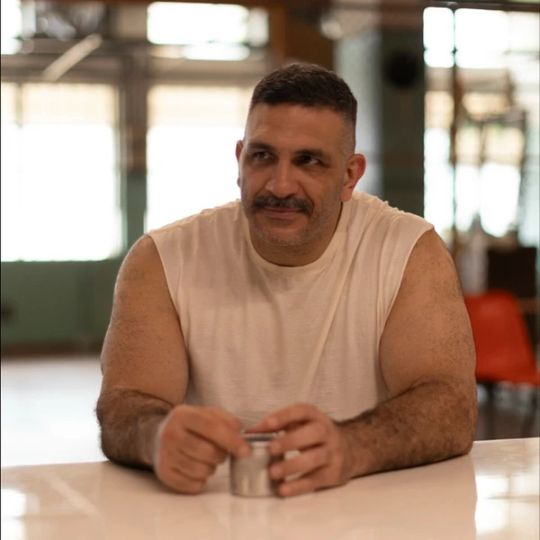 Miguel Nader como Terremoto em 'Tremembé' por Reprodução/Instagram @danielprimo @felipix 