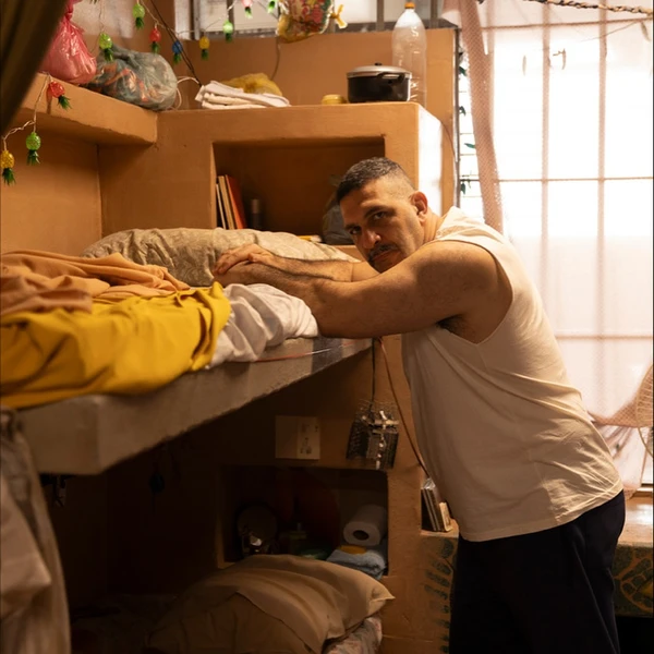 Miguel Nader como Terremoto em 'Tremembé' por Reprodução/Instagram @danielprimo @felipix 