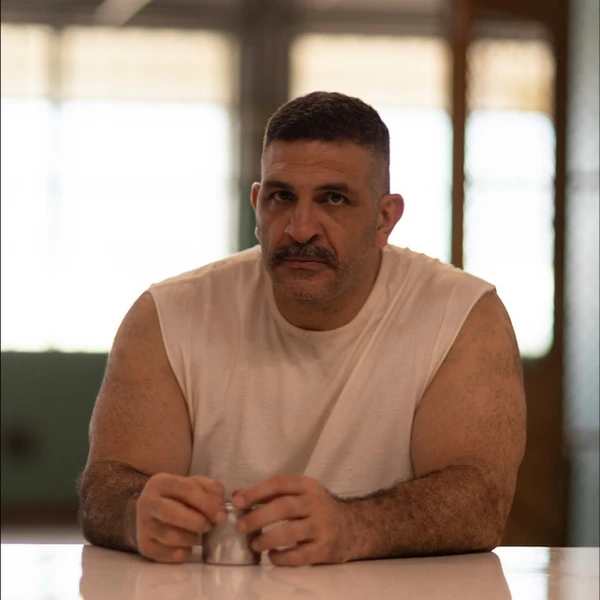 Miguel Nader como Terremoto em 'Tremembé' por Reprodução/Instagram @danielprimo @felipix 