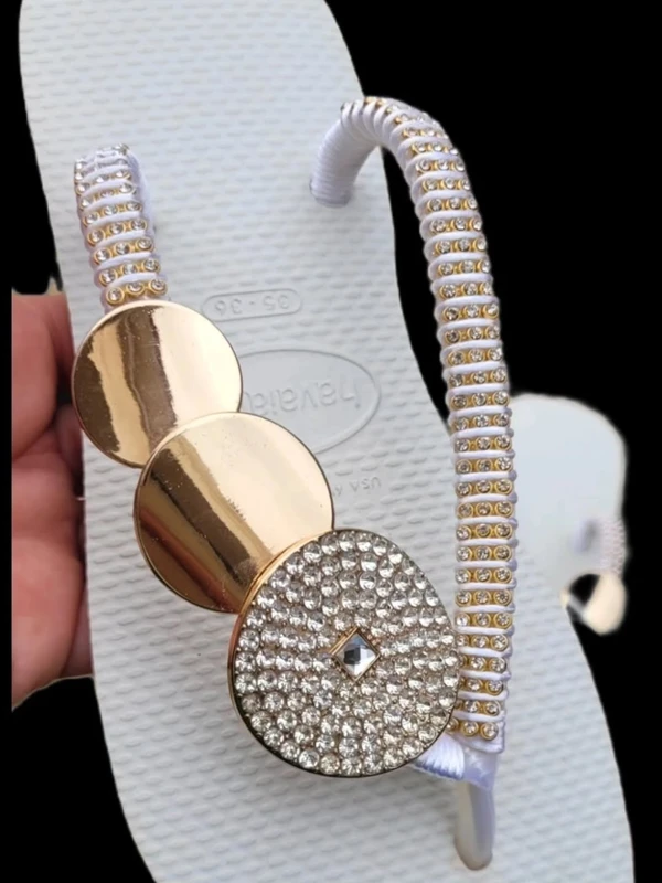 Produtos de Suzane von Richthofen por Reprodução/Redes sociais