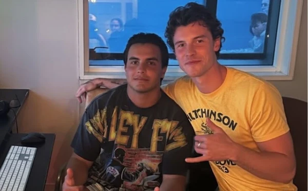 Shawn Mendes visita Ivete Sangalo em Salvador e posa com Marcelo, filho da cantora