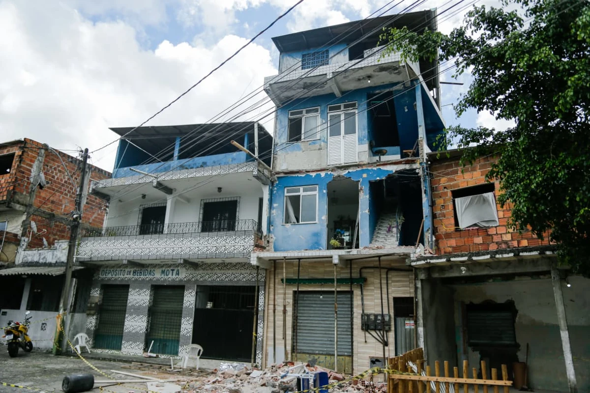 Três pessoas morreram no desabamento por Arisson Marinho/CORREIO