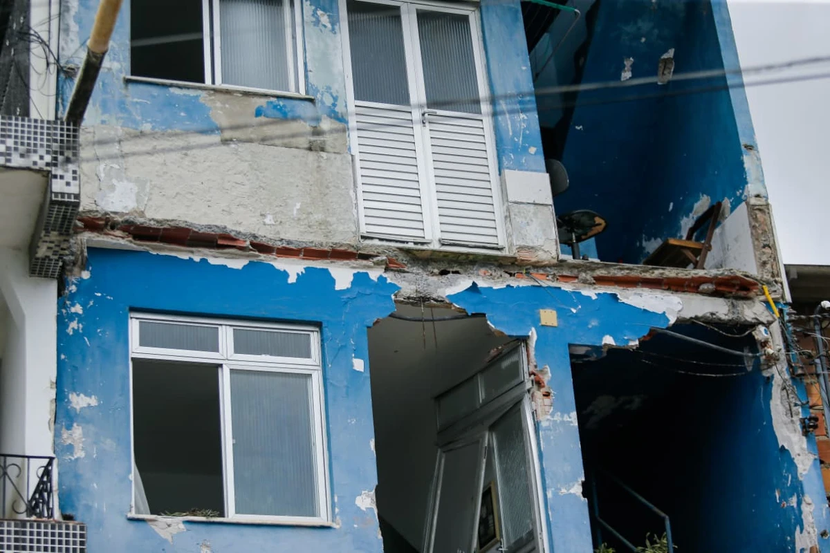 Três pessoas morreram no desabamento por Arisson Marinho/CORREIO