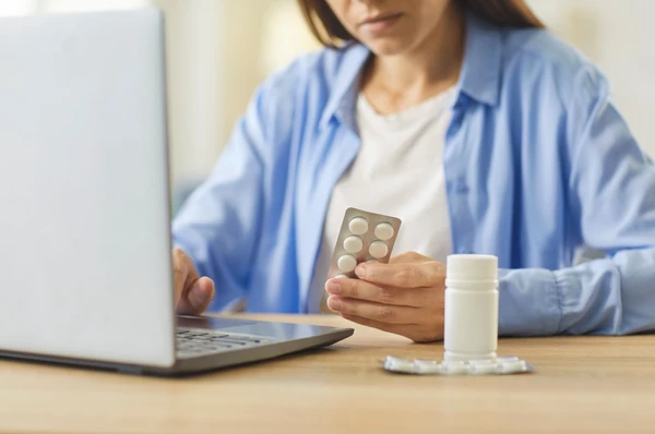  automedicação por Shutterstock