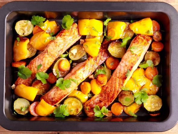 Imagem - Peixe assado: 5 receitas saudáveis e deliciosas para o almoço ou jantar