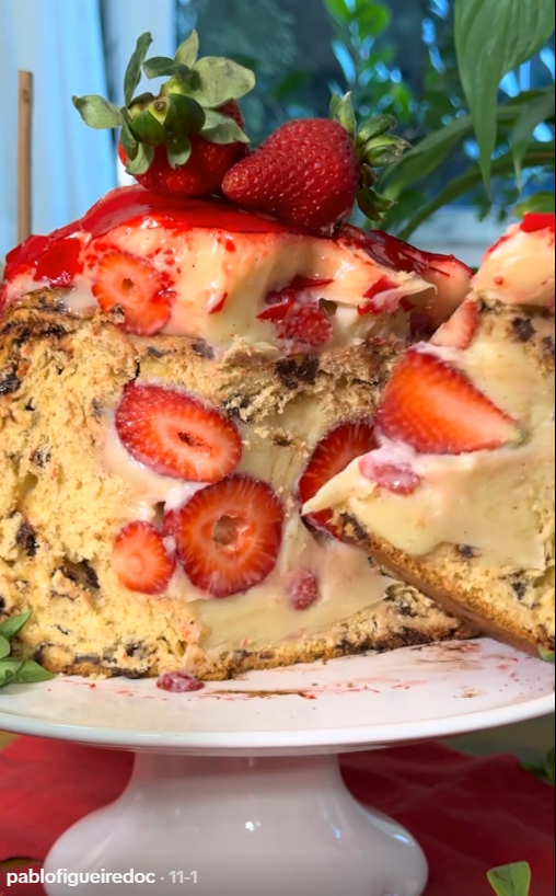 Chocotone de Morango do Amor por Reprodução / Tik Tok