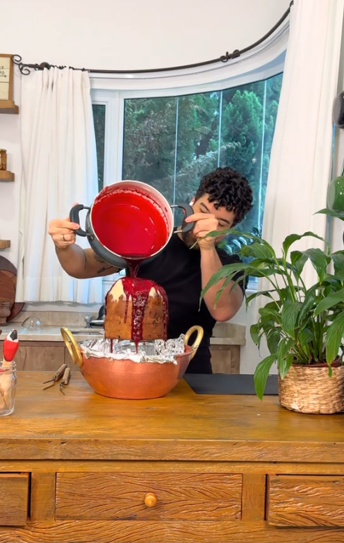 Chocotone de Morango do Amor por Reprodução / Tik Tok