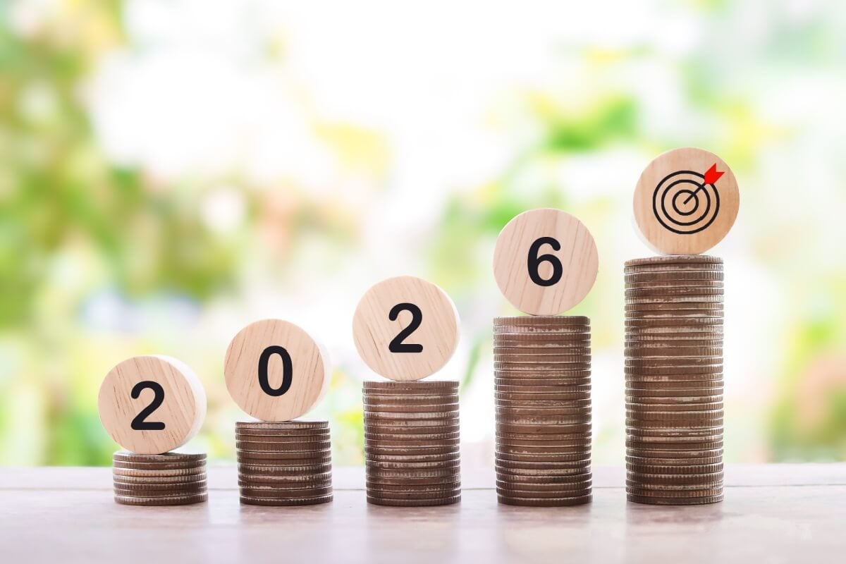 O planejamento financeiro é essencial para evitar dores de cabeça com o dinheiro em 2026 (Imagem: maybeiii | Shutterstock)
