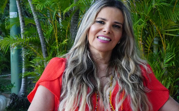 Márcia Freire por Reprodução