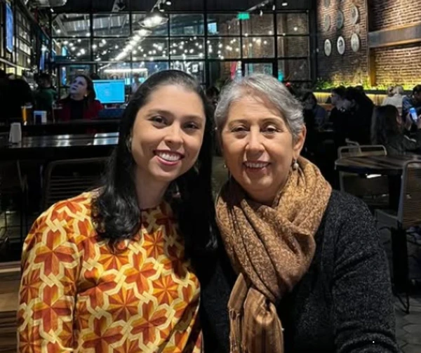 Maria Vilma com a filha por Reprodução