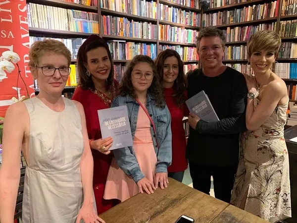 Monah Winograd, Narcisa Tamborindeguy, Isabella Furtado, Marianna Tamborindeguy, Boninho e Ana Furtado por Reprodução