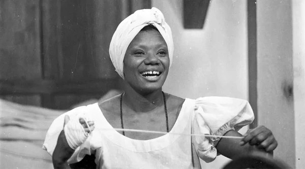 Neusa Borges em Escrava Isaura, 1976 por Acervo/Globo