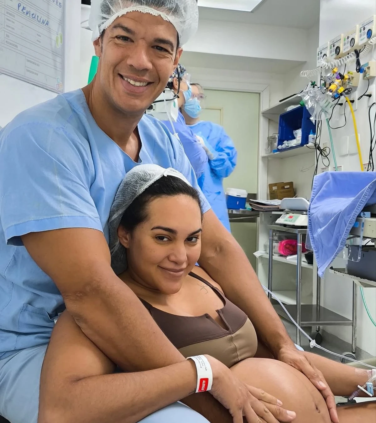 Pauliane Araújo por Reprodução