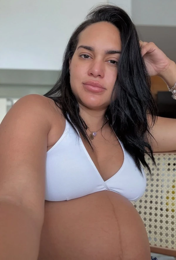 Pauliane Araújo por Reprodução