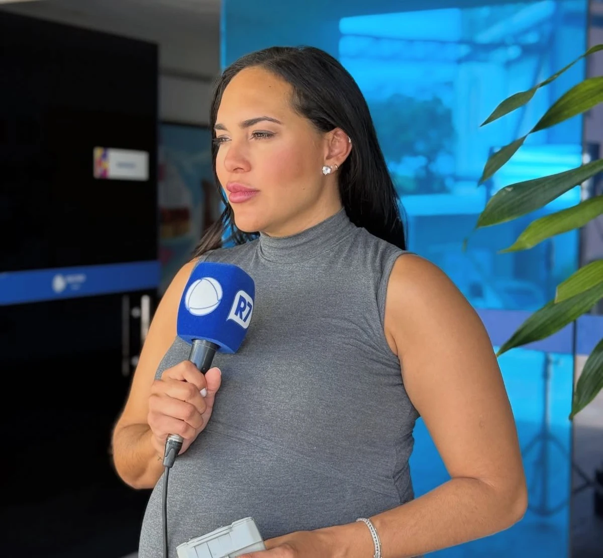 Pauliane Araújo por Reprodução