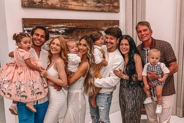 Sarah Poncio e Jonathan Couto por Reprodução