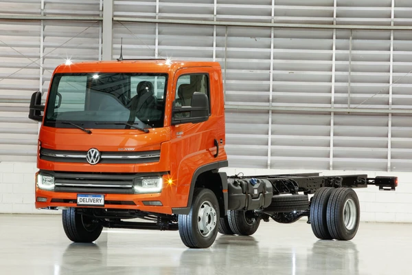 Volkswagen Delivery 11.180 -A versão 4x2 2p diesel (E6) sai por R$ 424.500,00 na tabela Fipe em novembro de 2025

 por Volkswagen /Divulgação