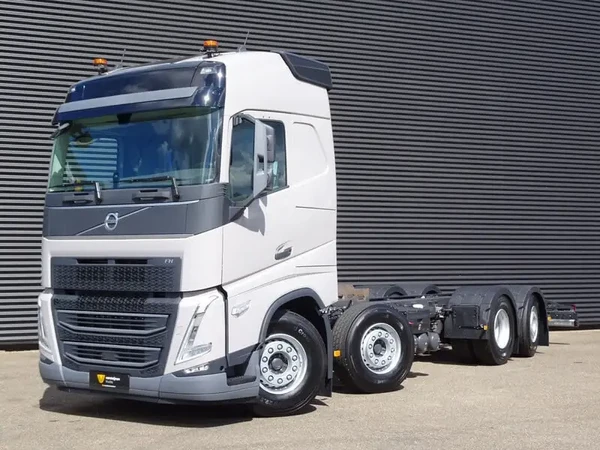 9. Volvo FH 500 | O modelo FH-500 4X2 2p (diesel) (E6) pode chegar a R$ 949.750,00. por Divulgação