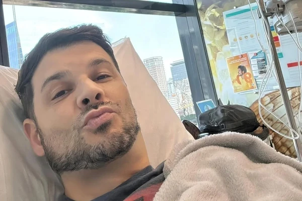 Apresentador Jonas Almeida perde audição devido a quimioterapia por Reprodução/Redes Sociais 