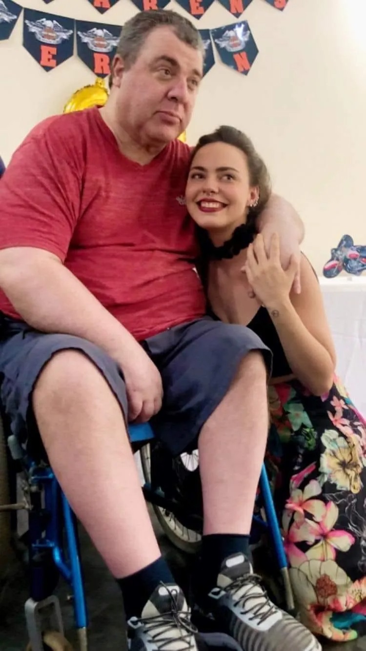 Gerson Brenner com a filha, Ana por Reprodução/Facebook