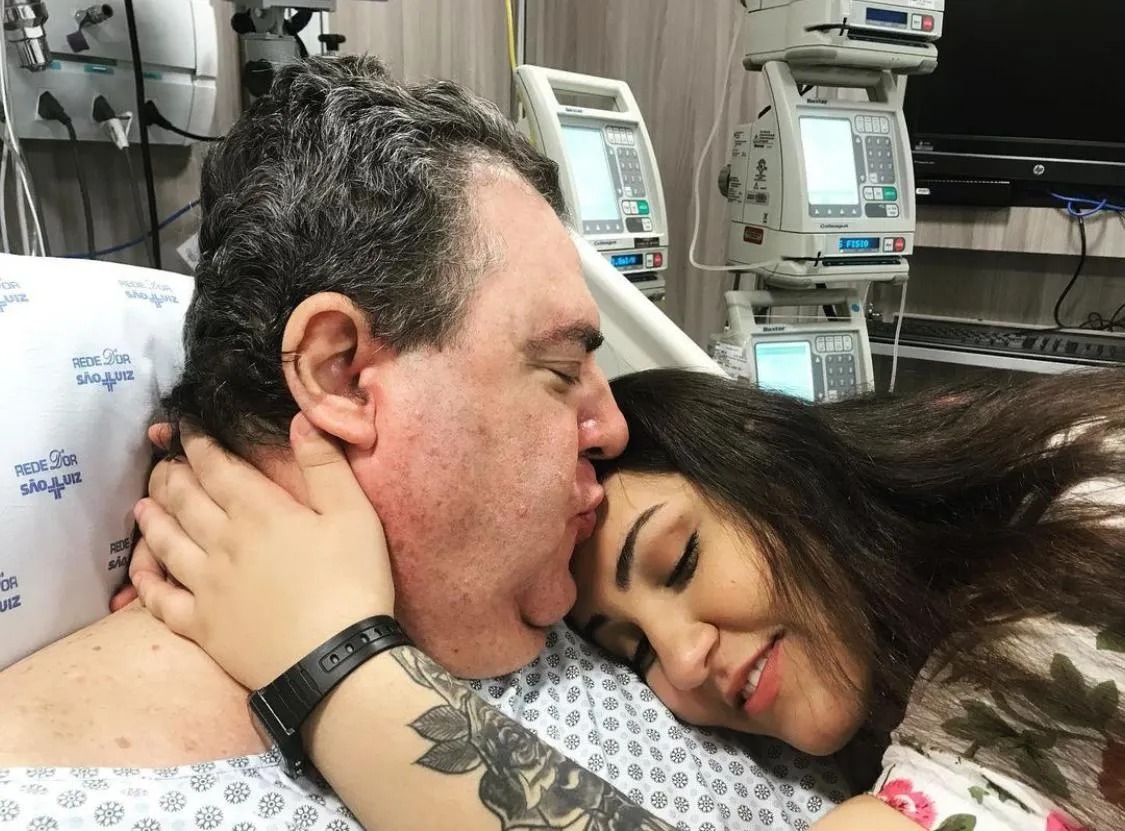 Gerson Brenner com a filha mais nova por Reprodução/Instagram