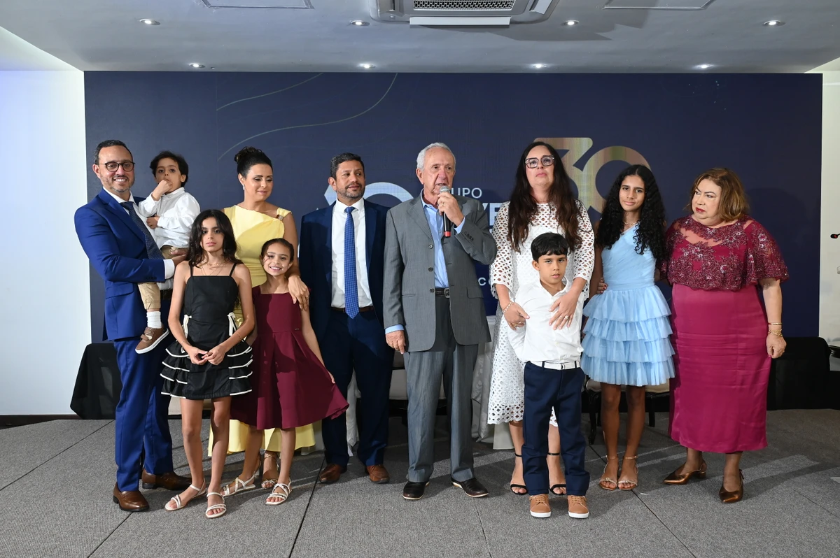 Cerimônia 30 anos: sócios-fundadores, diretor-executivo e família por WN Filmes