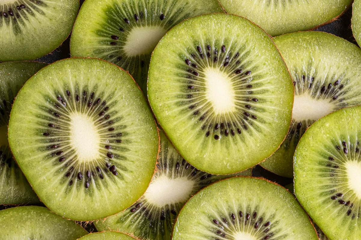 Kiwi por Reprodução (Redes Sociais/Freepik)