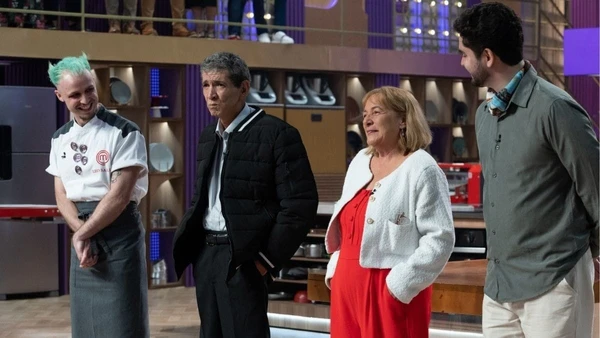 Leo com seus pais, Valdemir e Rosângela, e o amigo, Henrique por Melissa Haidar/Band