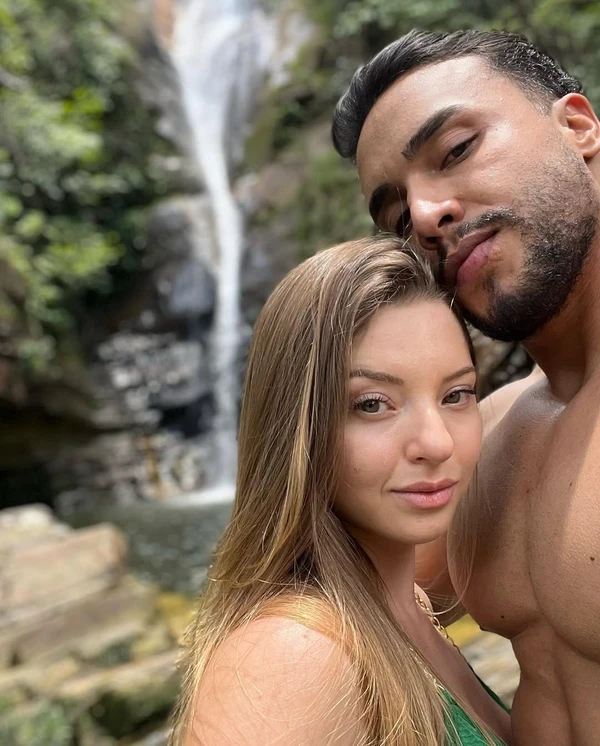 Personal de Virgínia, Michael Gomes é casado com Ana Paula Paz há quase dois anos por Reprodução/Instagram