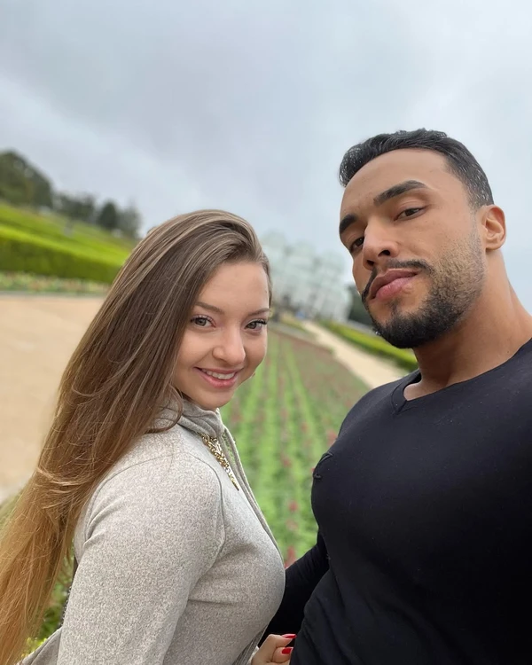 Personal de Virgínia, Michael Gomes é casado com Ana Paula Paz há quase dois anos por Reprodução/Instagram