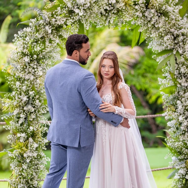 Personal de Virgínia, Michael Gomes é casado com Ana Paula Paz há quase dois anos por Reprodução/Instagram