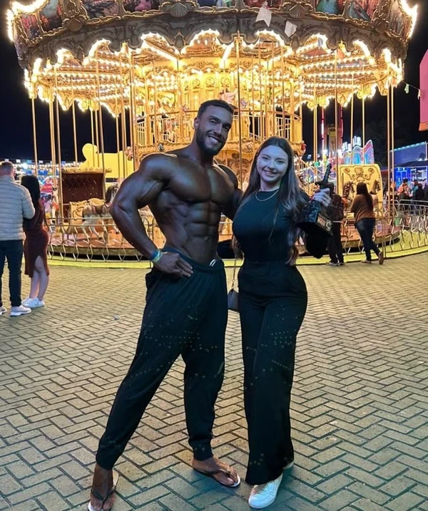 Personal de Virgínia, Michael Gomes é casado com Ana Paula Paz há quase dois anos por Reprodução/Instagram