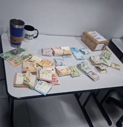 Polícia apreendeu R$ 300 mil em espécie por Divulgação