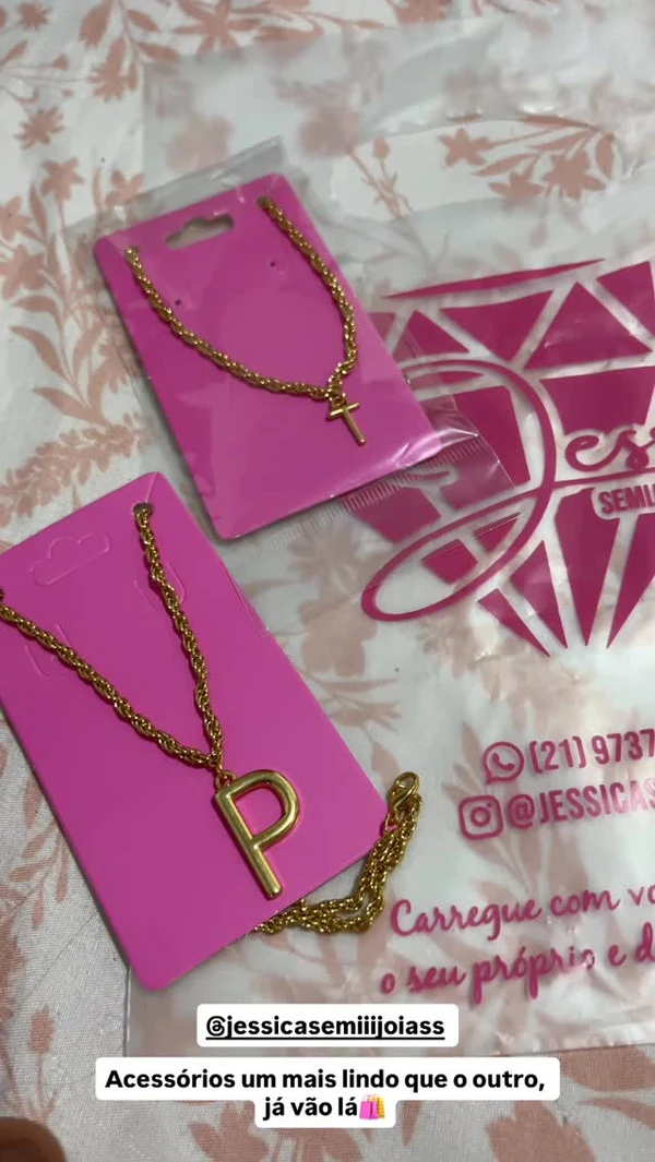 Publicações de Penélope por Reprodução/ Redes sociais