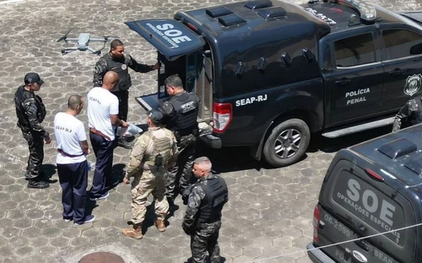 Sete chefes do tráfico do Comando Vermelho são transferidos para presídios federais  por Divulgação