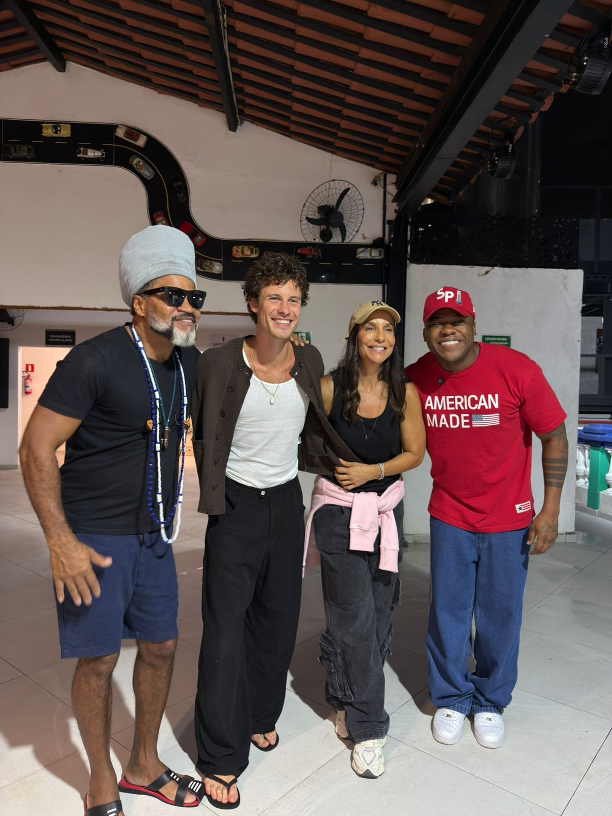 Shawn Mendes no Candyall Guetho Square por Reprodução