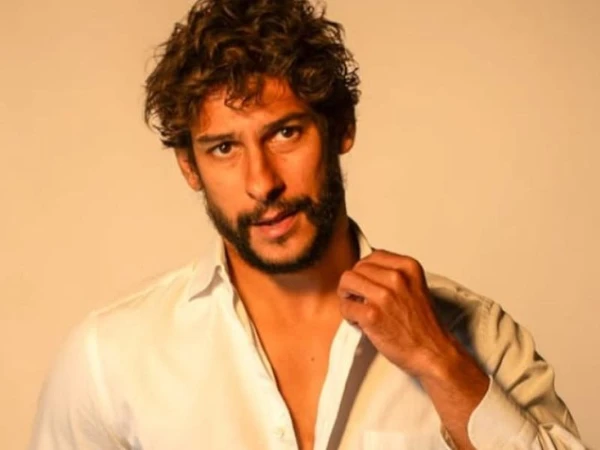 Shia viveu altos e baixos no confinamento e engatou um relacionamento com Michelle durante o programa por Reprodução