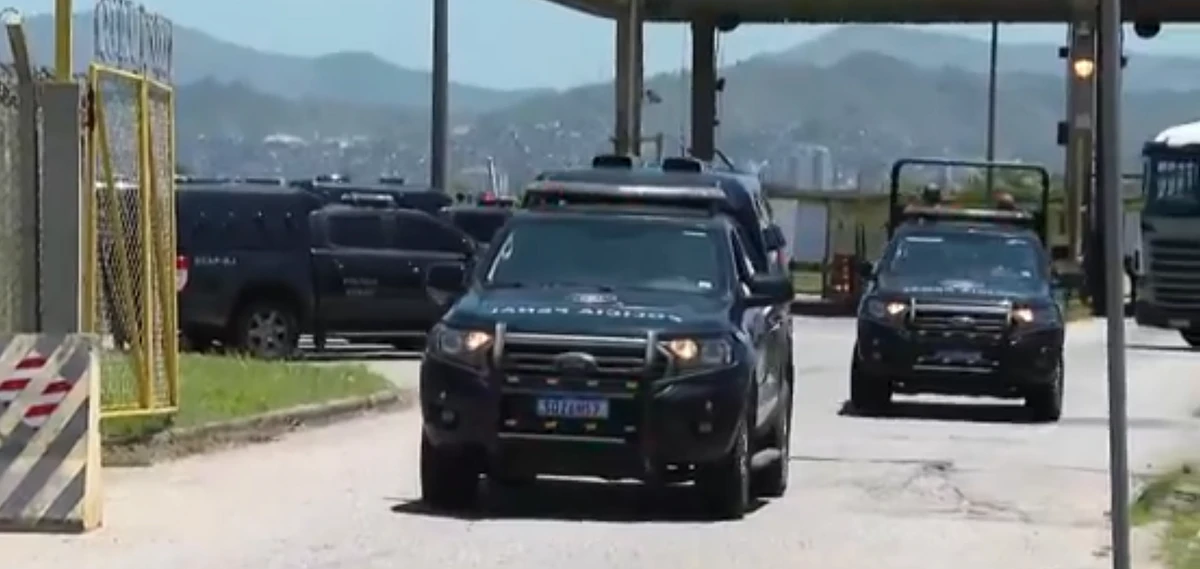 Transferência dos 7 chefes do CV para presídios federais por Reprodução TV Globo