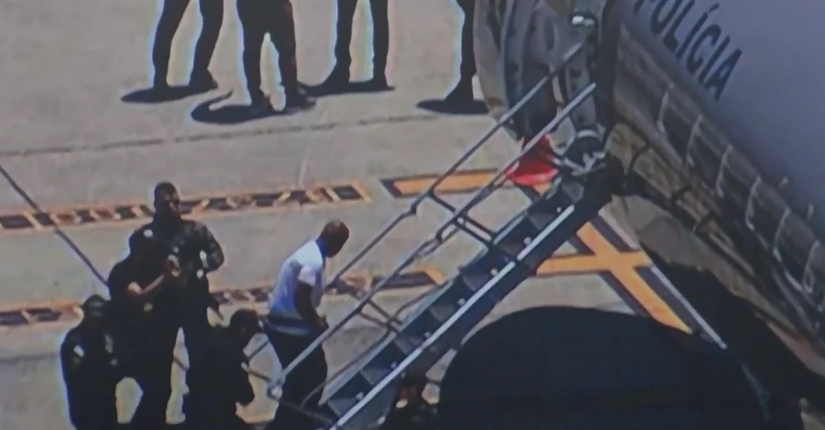 Transferência de sete chefes do CV para presídios federais por Reprodução TV Globo