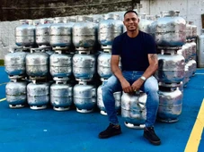 Imagem - O ex-jogador que deixou o futebol para fazer fortuna vendendo gás de cozinha