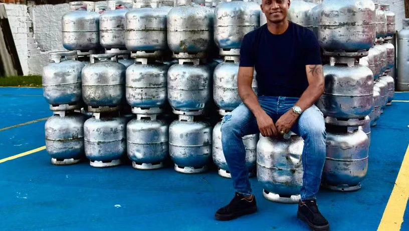 Imagem - O ex-jogador que deixou o futebol para fazer fortuna vendendo gás de cozinha
