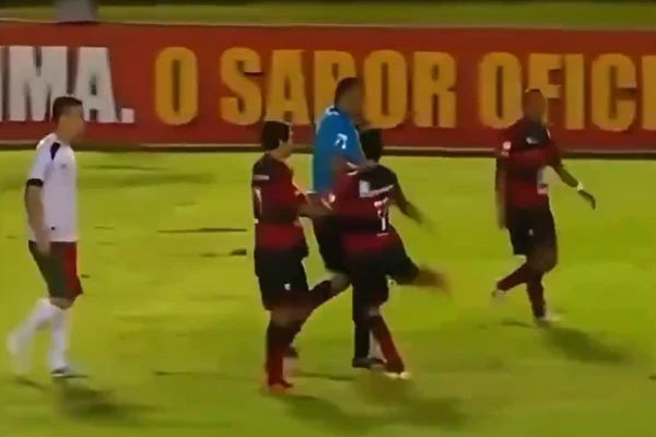 Ex-Vitória, Rildo atacou árbitro Cláudio Francisco Lima e Silva em 2011