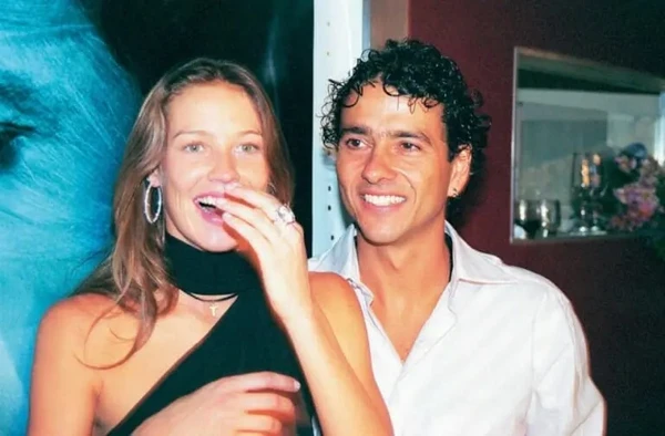 Em 2003, Luana Piovani e Marcos Palmeira se apaixonaram durante os ensaios da peça Mais Uma Vez Amor. O namoro durou cerca de sete meses e terminou de forma tranquila. Anos depois, os dois voltaram a contracenar juntos no filme A Noite da Virada (2014), mostrando que a boa relação permaneceu mesmo após o fim do romance por Reprodução 