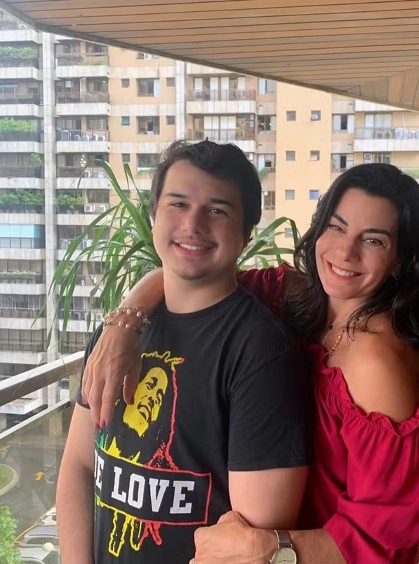 Pedro D'Ávila com a mãe, Kátia D'Ávila por Reprodução/Redes Sociais 
