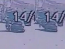 Imagem - Motociclista morre após bater em carro e ser arremessado para debaixo de ônibus em Salvador